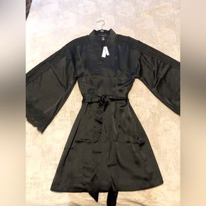 Victoria’s Secret Black Satin Robe XS